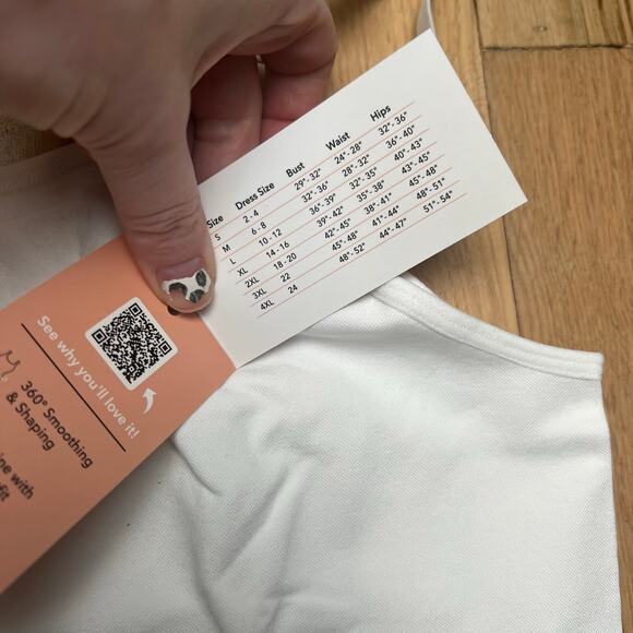 NEW Shapermint Essentials Women's 4XL Scoop Neck Cami White Tank Everyday FLAW - Picture 3 of 11